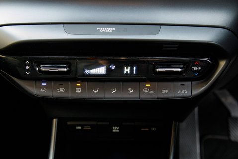 Hyundai i20 T-GDI PREMIUM MHEV 33