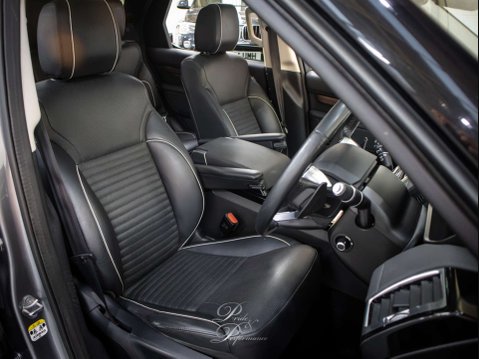 Land Rover Discovery 3.0 Discovery HSE SD6 Auto 4WD 5dr 15