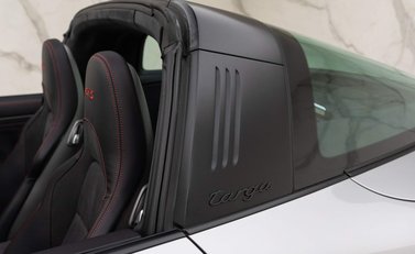 Porsche 911 Targa 4 GTS (991.2) 14