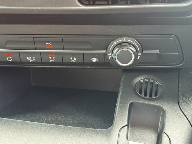 Citroen Berlingo AUTO LWB L2H1 Low Roof Driver Air Con Alloys Senso 35