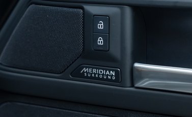 Land Rover Defender 110 D250 X-DYNAMIC HSE 29