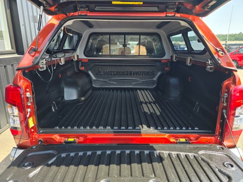 Mitsubishi L200 DI-D BARBARIAN DCB 8