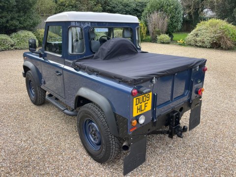 Land Rover Defender 2.4 TDCi Pickup 2dr Diesel Manual 4WD SWB Euro 4 (122 bhp) 15