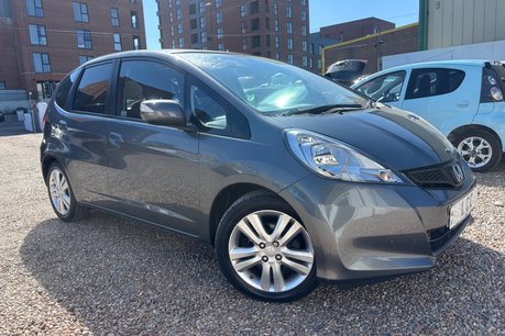 Honda Jazz I-VTEC ES PLUS.. AUTOMATIC.. 8 SERVICES.. LOOK ONLY 33K MILES.. BEST COLOUR