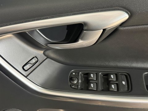 Volvo XC60 D4 SE LUX NAV AWD 22