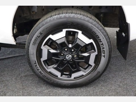 Nissan Navara 2.3 Navara Tekna dCi Auto 4WD 5dr 61