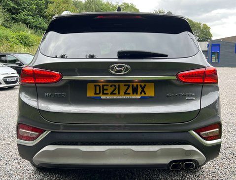 Hyundai SANTA FE 2.2 Santa Fe Premium SE CRDi Auto 4WD 5dr 7