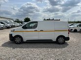 Peugeot Expert MWB L2H1 Low Roof Professional 2700 Air Con Tow Bar EURO 6 NO VAT 1