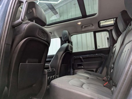 Land Rover Defender 2.0 Defender S D Auto 4WD 5dr 66