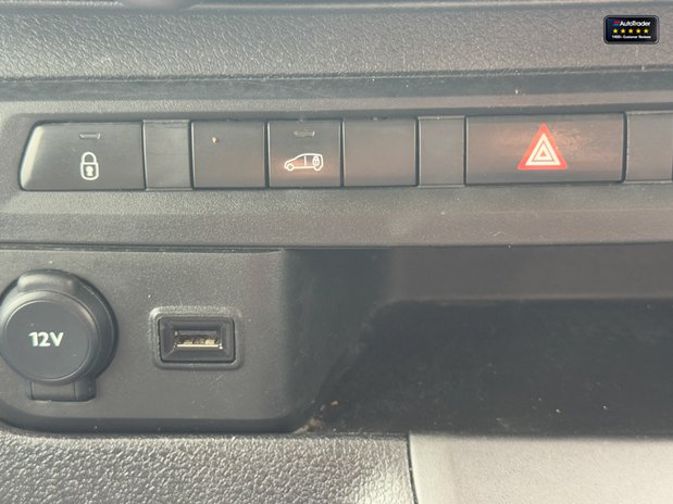 Peugeot Expert MWB L2H1 Bluehdi Professional Premium Plus Air Con Cruise SELECT 34