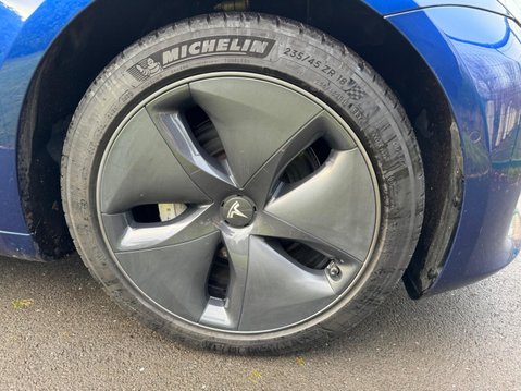 Tesla Model 3 (Dual Motor) Performance 11