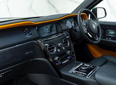 Rolls-Royce Cullinan Black Badge 18