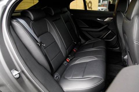 Jaguar I-Pace BLACK 42