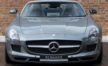Mercedes-Benz SLS AMG Roadster 4