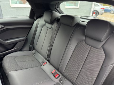 Audi A1 S LINE 35 TFSI S-A 37