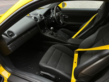 Porsche 718 Cayman CAYMAN GTS 67