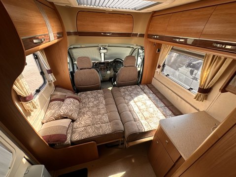 Autocruise Oakmont 4 BERTH 3.0 LOW PROFILE ISLAND BED 18