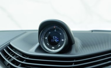 Porsche Taycan 4S Cross Turismo 20