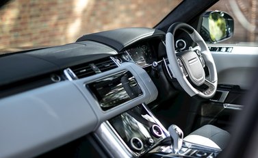 Land Rover Range Rover Sport SVR 15
