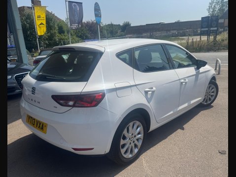 SEAT Leon 1.6 TDI CR SE Euro 5 (s/s) 5dr 4