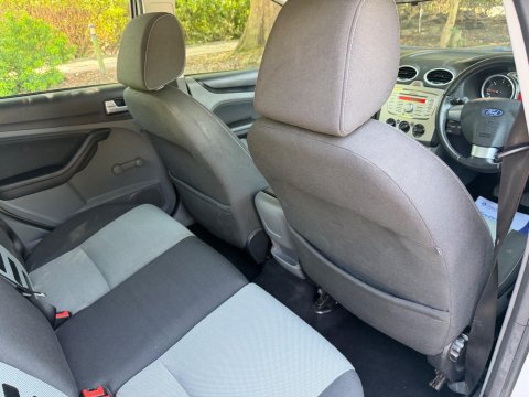 Ford Focus 1.6 TDCi DPF Zetec 5dr 18
