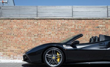 Ferrari 488 Spider 28