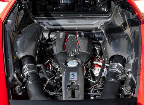Ferrari 488 Pista 32