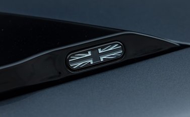 Land Rover Defender 90 V8 P525 33