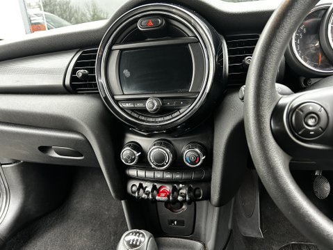 Mini Hatch COOPER CLASSIC 15