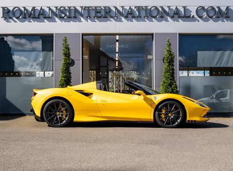Ferrari F8 SPIDER 3