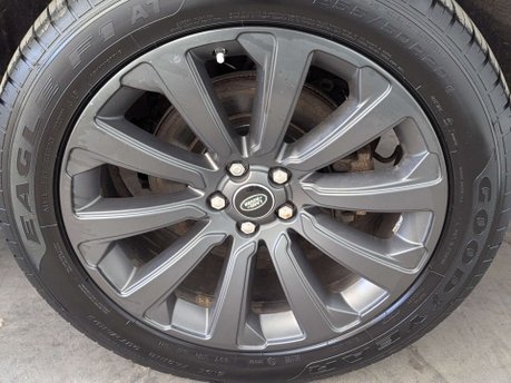 Land Rover Range Rover Velar 2.0 Range Rover Velar R-Dynamic SE D180 Auto 4WD 5dr 31