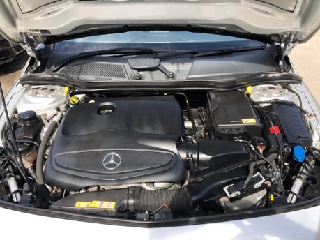 Mercedes-Benz A Class A180 1.6 SPORT EDITION Manual Petrol Pan Roof, Sat Nav, Rear Camera 12