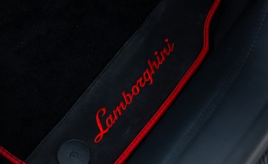 Lamborghini Aventador S LP 740-4 ROADSTER 31