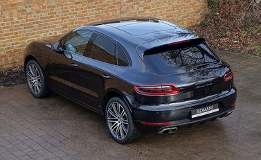 Porsche Macan Turbo 15