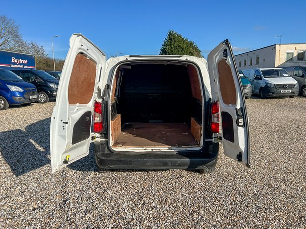 Vauxhall Combo SWB L1H1 Low Roof 2000 Dynamic Air Con EURO 6 NO VAT 9