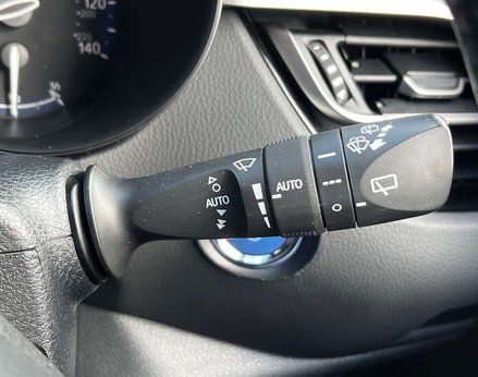 Toyota C-HR 2.0 C-HR Excel HEV CVT 5dr 59