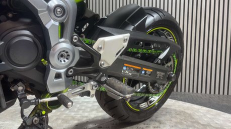 Kawasaki Z900 2019 69 PLATE FULL AKRAPOVIC ONLY 15K STUNNING NAKED BIKE 41