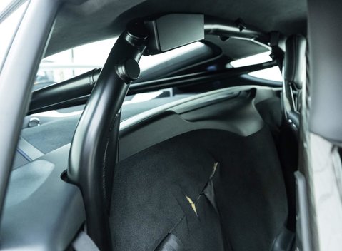 Porsche Cayman GT4 (718) 11