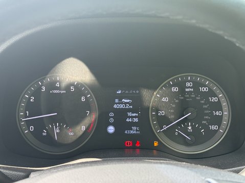 Hyundai TUCSON 1.6 GDi Blue Drive SE Nav SUV 5dr Petrol Manual Euro 6 (s/s) (132 ps) 17
