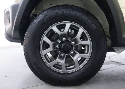 Suzuki Jimny SZ5 4X4 21