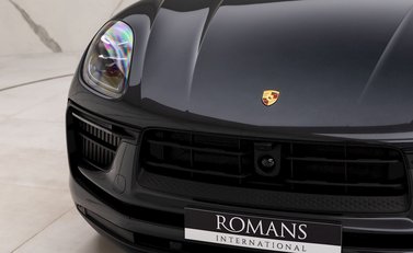 Porsche Macan S 23