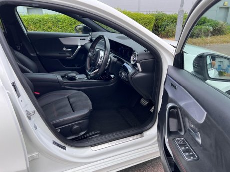Mercedes-Benz A Class 1.3 A180 AMG Line (Premium 2) 7G-DCT Euro 6 (s/s) 5dr 11