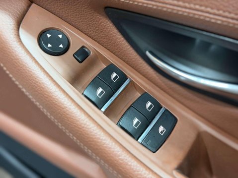 BMW 5 Series 2.0 520d Luxury Touring 5dr Diesel Auto Euro 6 (s/s) (190 ps) 43