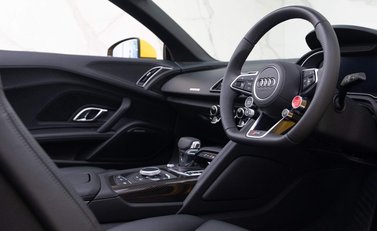 Audi R8 V10 Spyder 7