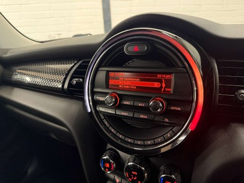 Mini Hatch 2.0 Cooper SD Euro 6 (s/s) 3dr 17