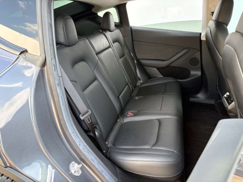 Tesla Model Y ModeL Y Long Range AWD 4WD 5dr 27