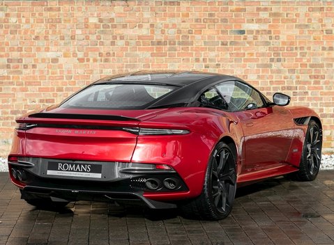 Aston Martin DBS Superleggera 9