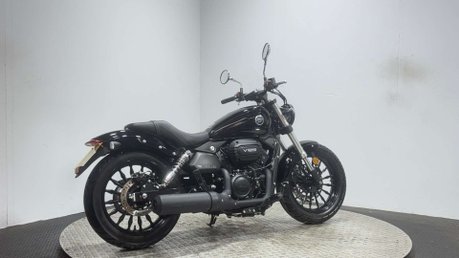 Keeway RKV 2025 ONLY 571 MILES LOW RIDER 125CC CRUISER LEARNER BIKE 2