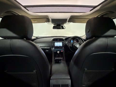 Jaguar F-Pace PRESTIGE AWD 11