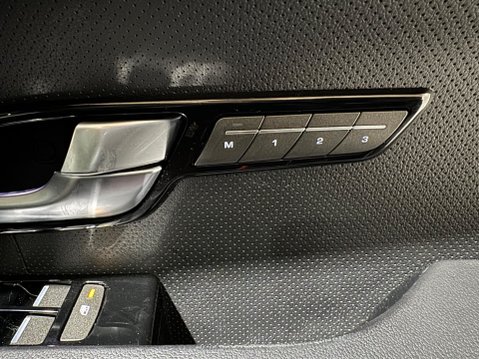 Land Rover Range Rover Evoque 2.2 SD4 Dynamic Auto 4WD Euro 5 (s/s) 5dr 42